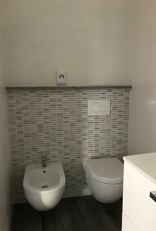 ***  B&B 